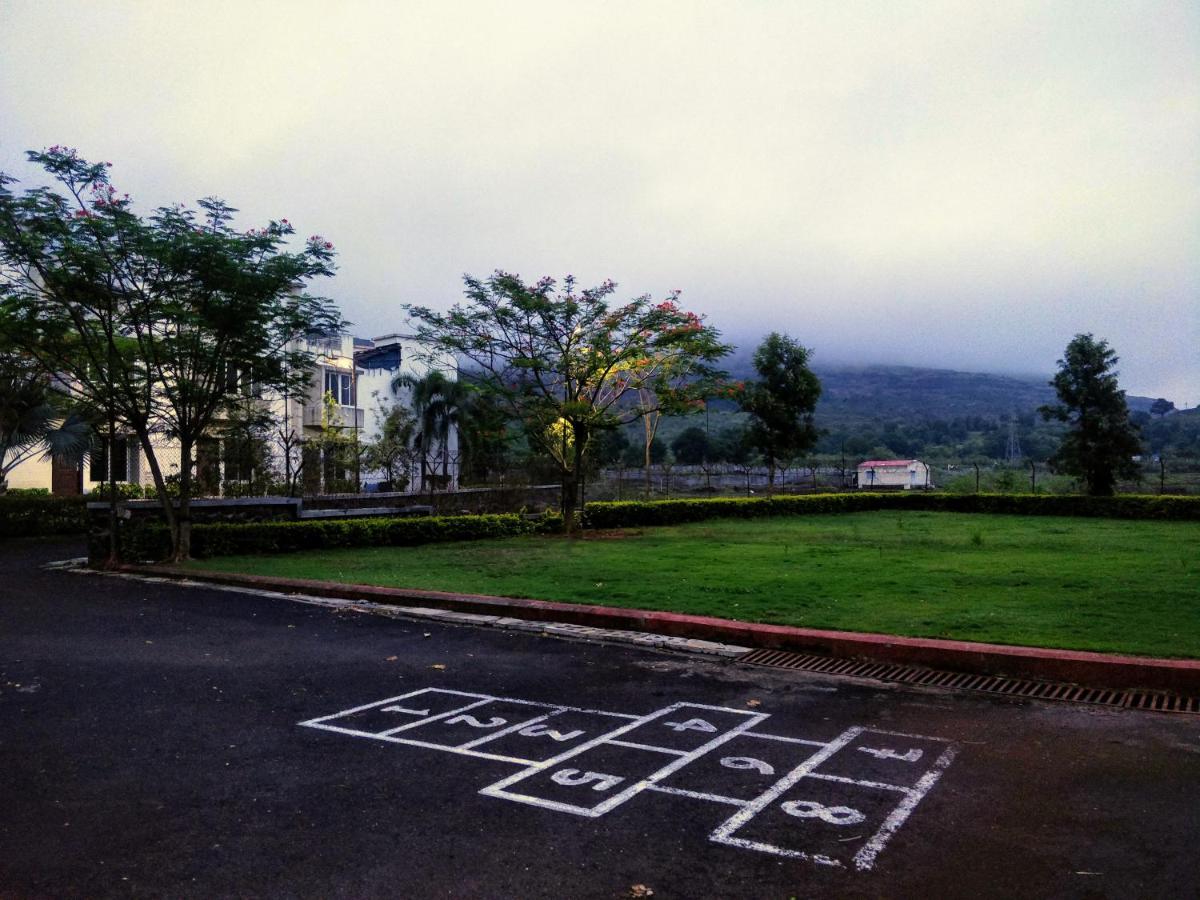 Hotel Dew Drops Boutique Retreat Igatpuri Esterno foto